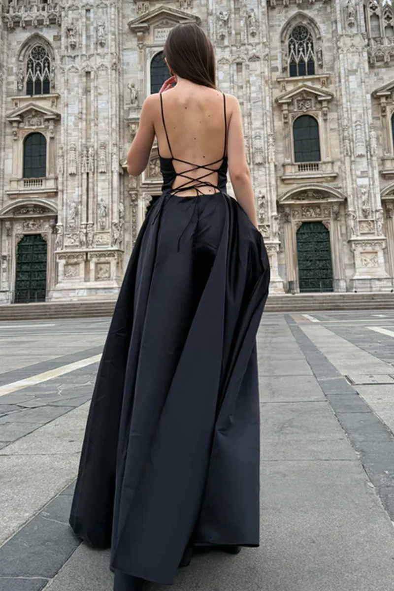 Rochie lungă elegantă din satin cu bretele subțiri – „Estella”