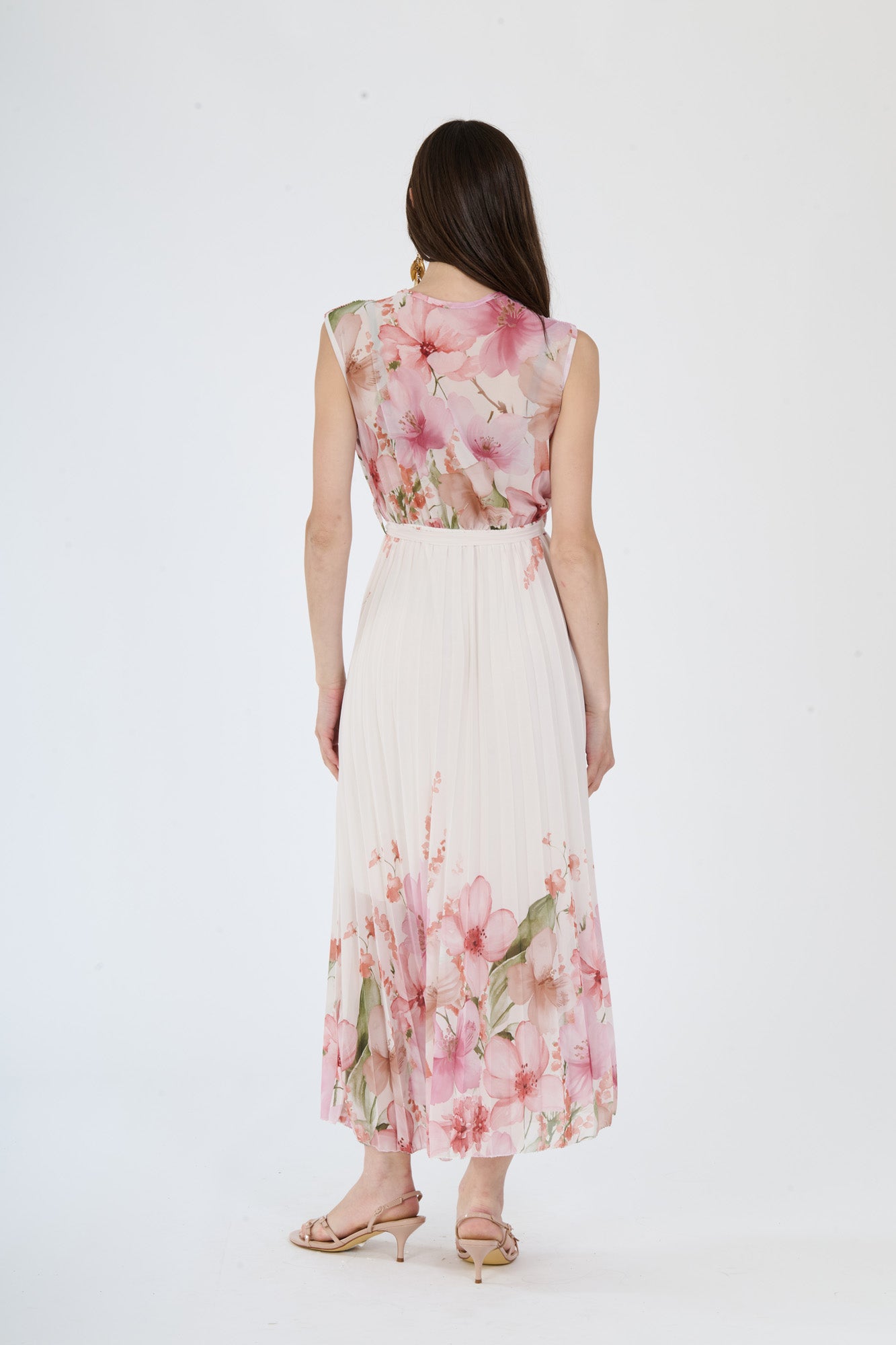 Abito a fiori Rosa, stile fluido con scollatura a V, senza maniche e fascia decorativa alla vita