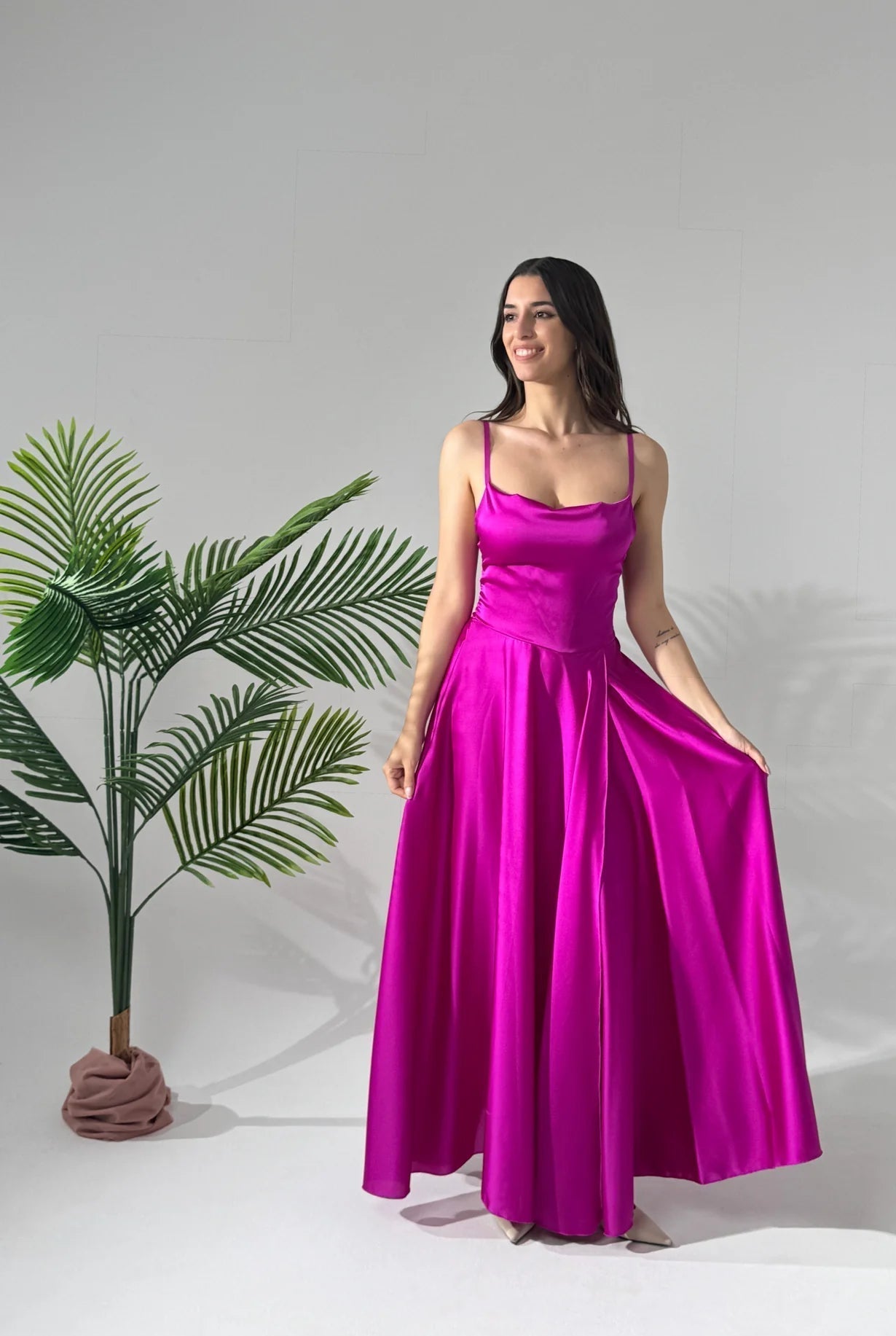 Abito lungo fuxia in raso