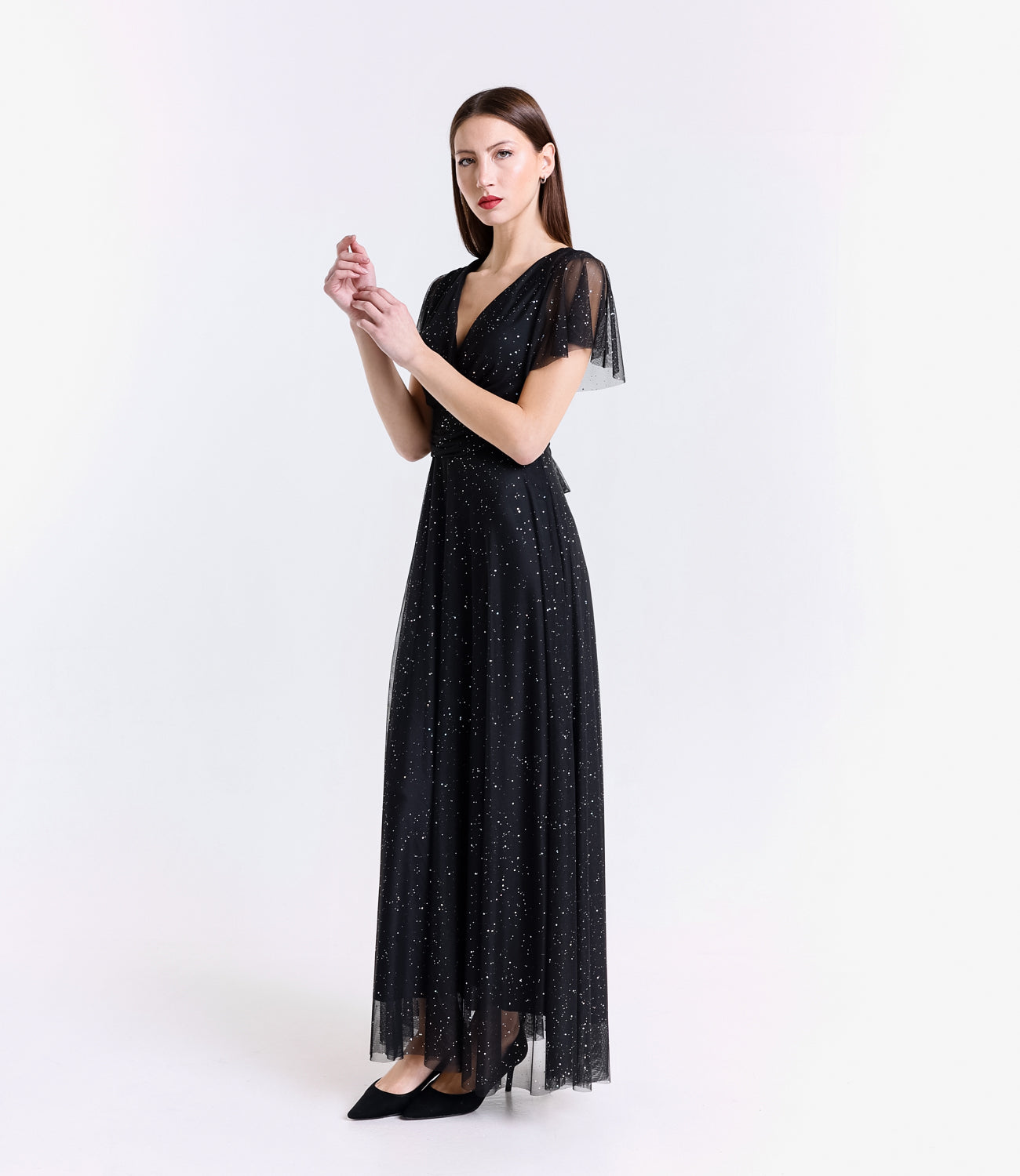 Lungo vestito nero-argento in tulle, design a V accattivante