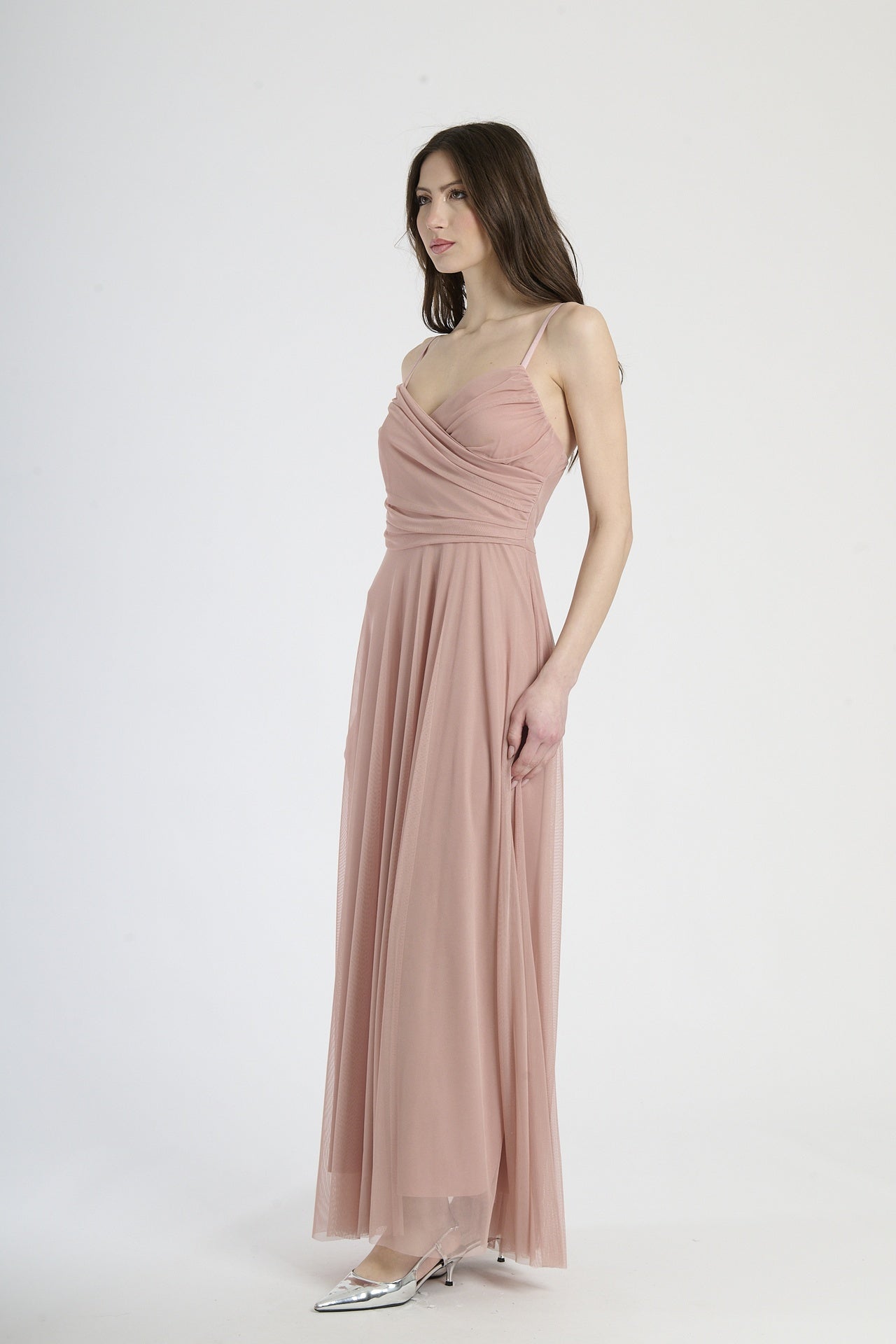 Tulle rosa antico elegante, decolleté profondo, stile lussuoso