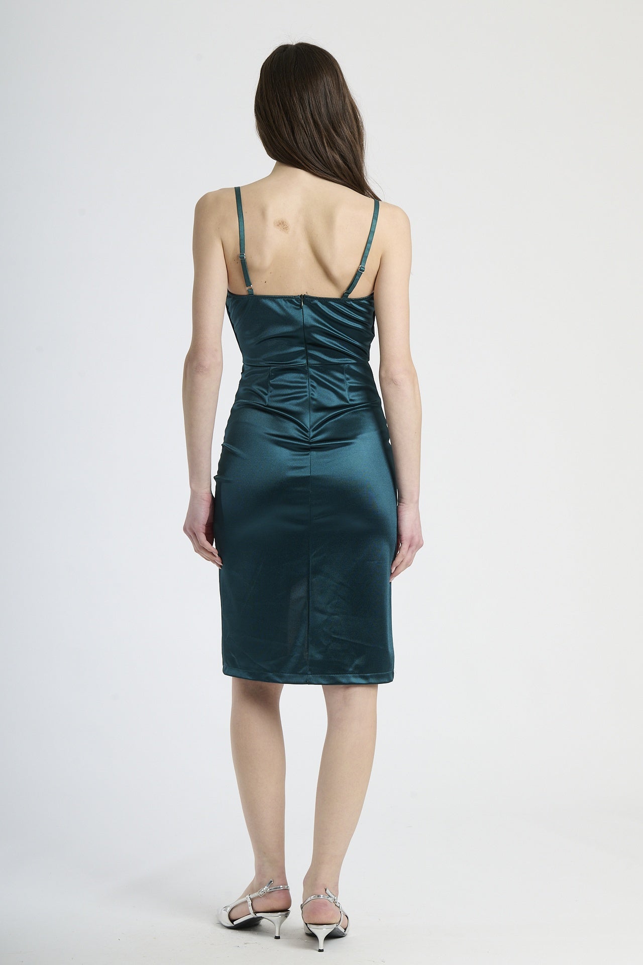 Vestito verde.S lucido, scollo cowl neck, apertura laterale, per occasioni estive