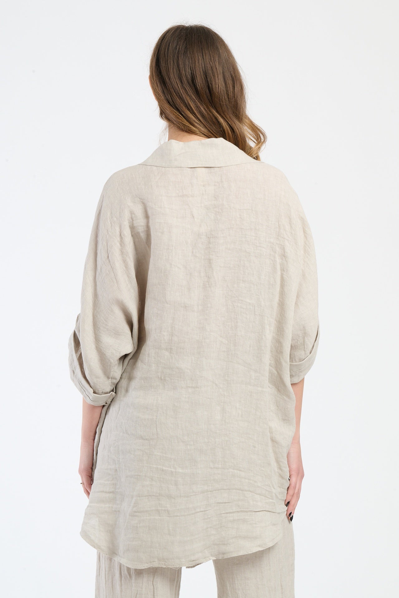 Camicia beige in lino, calda e rassicurante per l’autunno