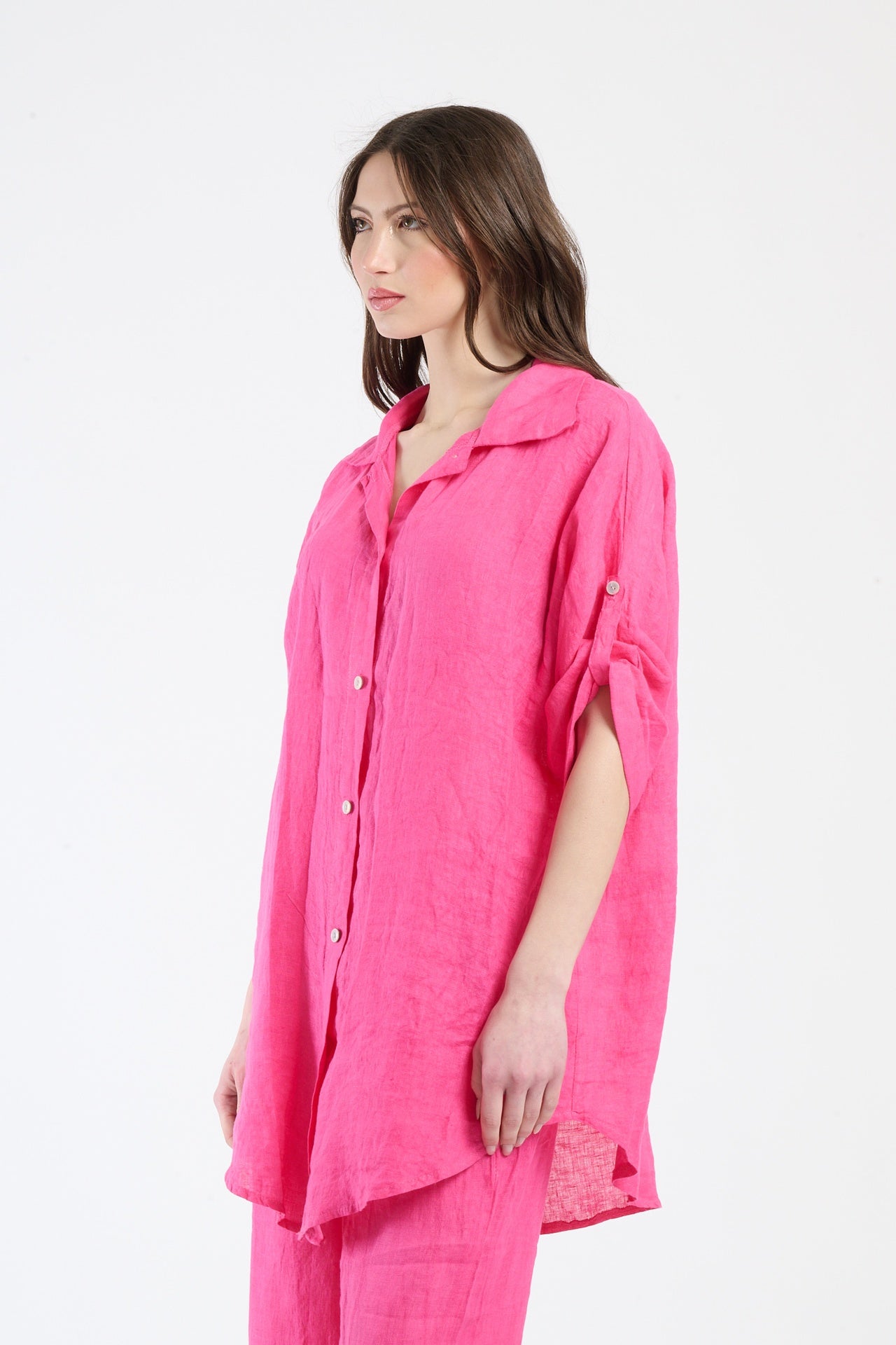 Camicia fuxia in lino, ideale per spiccare nel gruppo