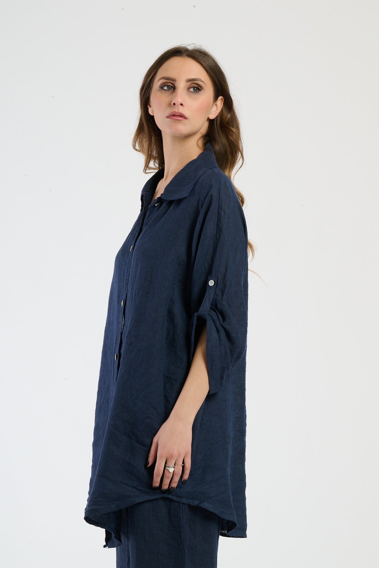 Camicia oversize color navy, classica ed elegante per ogni occasione