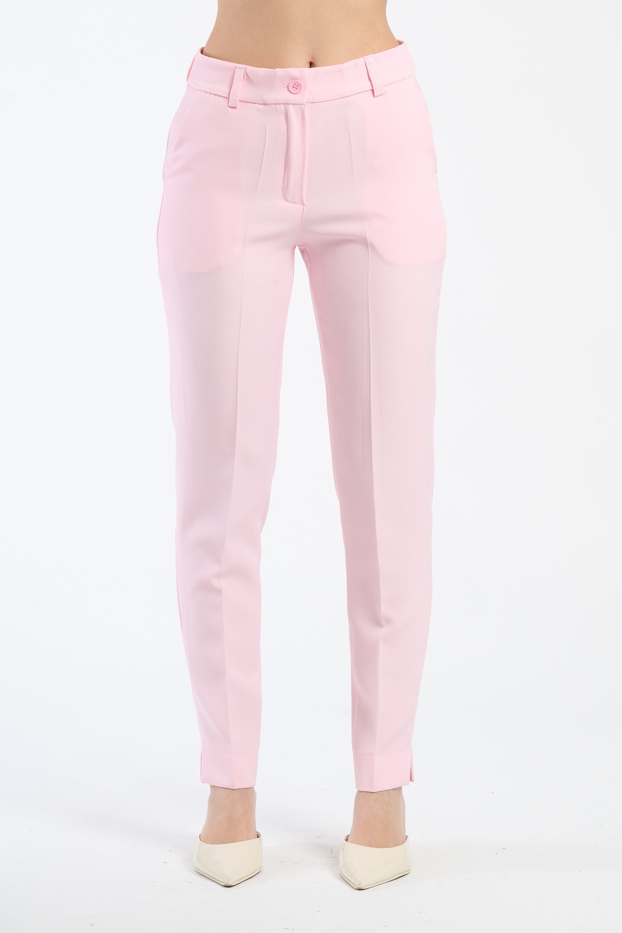 Pantaloni rosa baby slim fit, perfetti per aggiungere un tocco di freschezza.