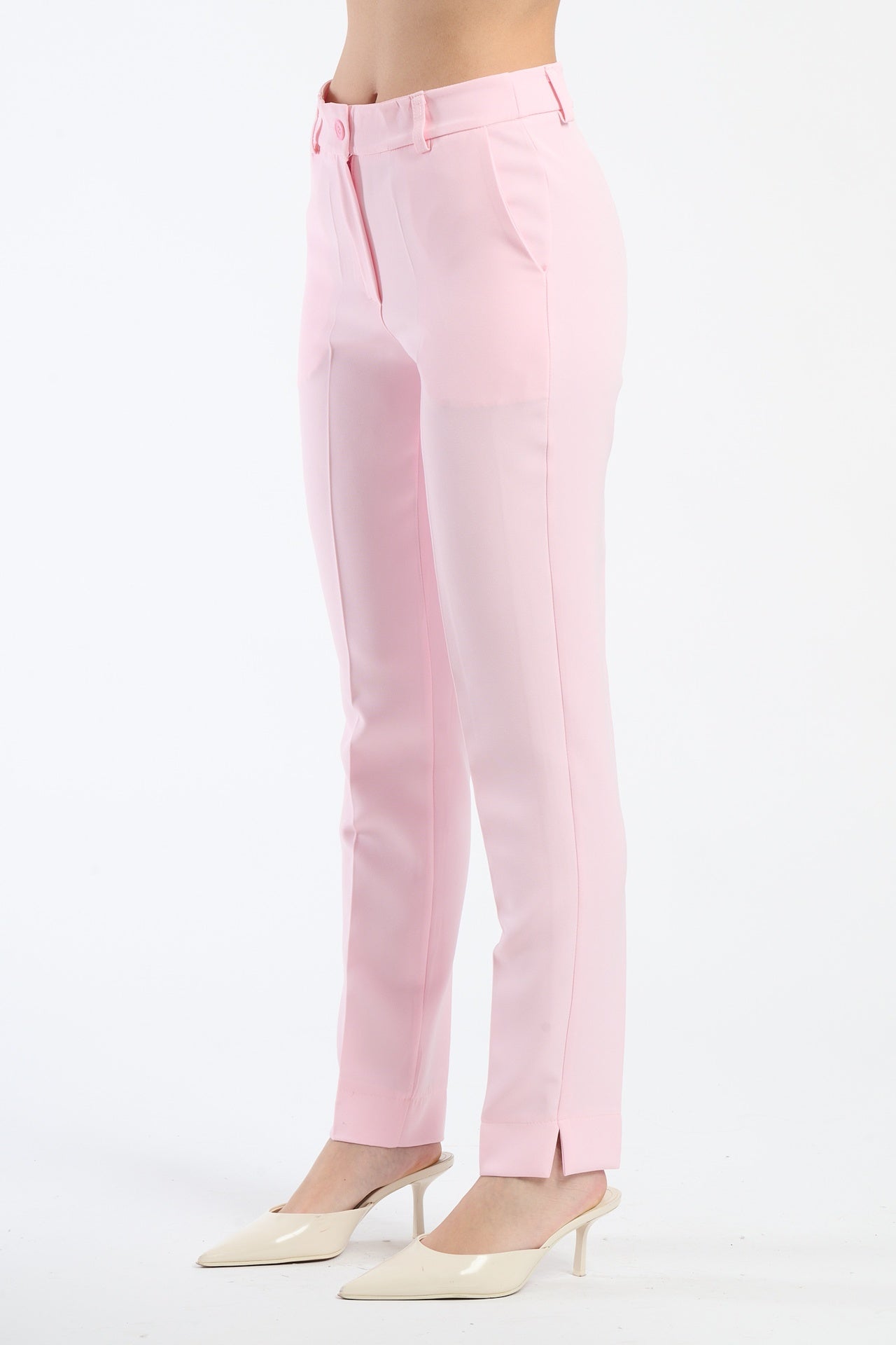 Pantaloni rosa baby in tessuto morbido, comfortevoli e adorabili.