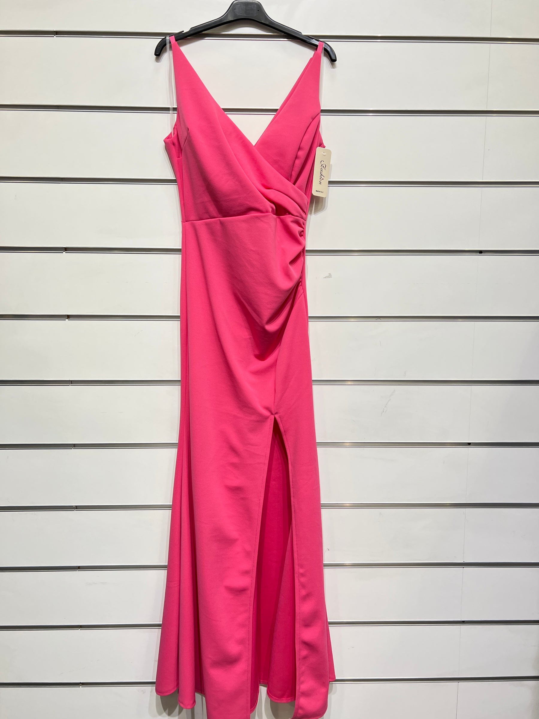 Abito “Loreta” – Eleganza drappeggiata con spacco frontale
