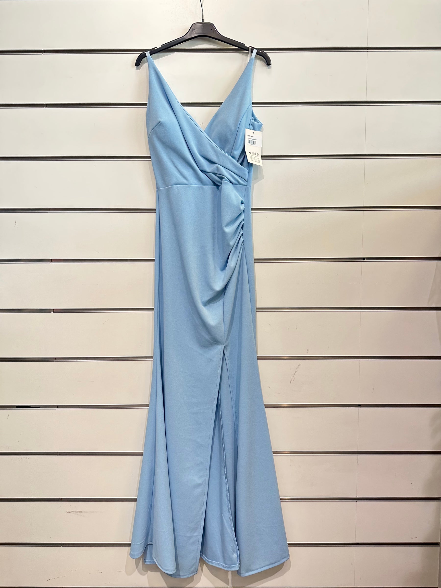 Abito “Loreta” – Eleganza drappeggiata con spacco frontale