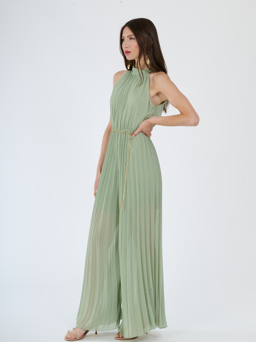 Tuta “Celestea” – Jumpsuit Plissé con Girocollo e Cintura a Catena