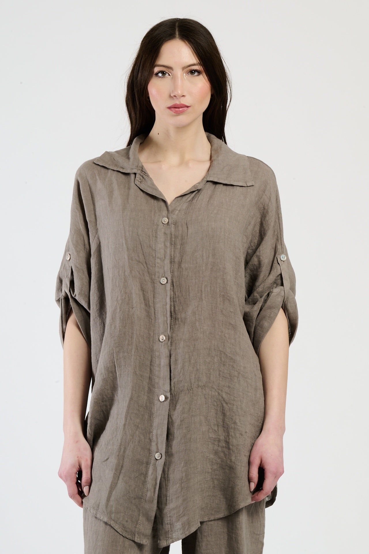Camicia tabacco con colletto, comfort e stile retrò