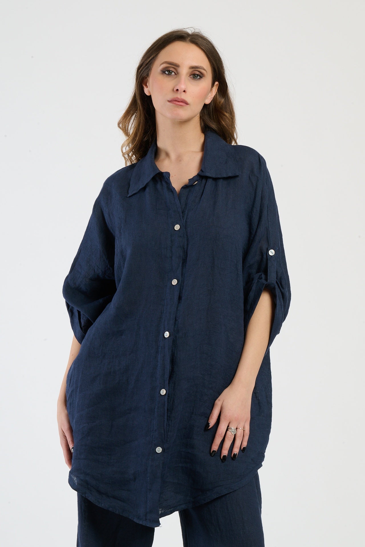 Camicia navy con colletto, comfort e stile senza tempo
