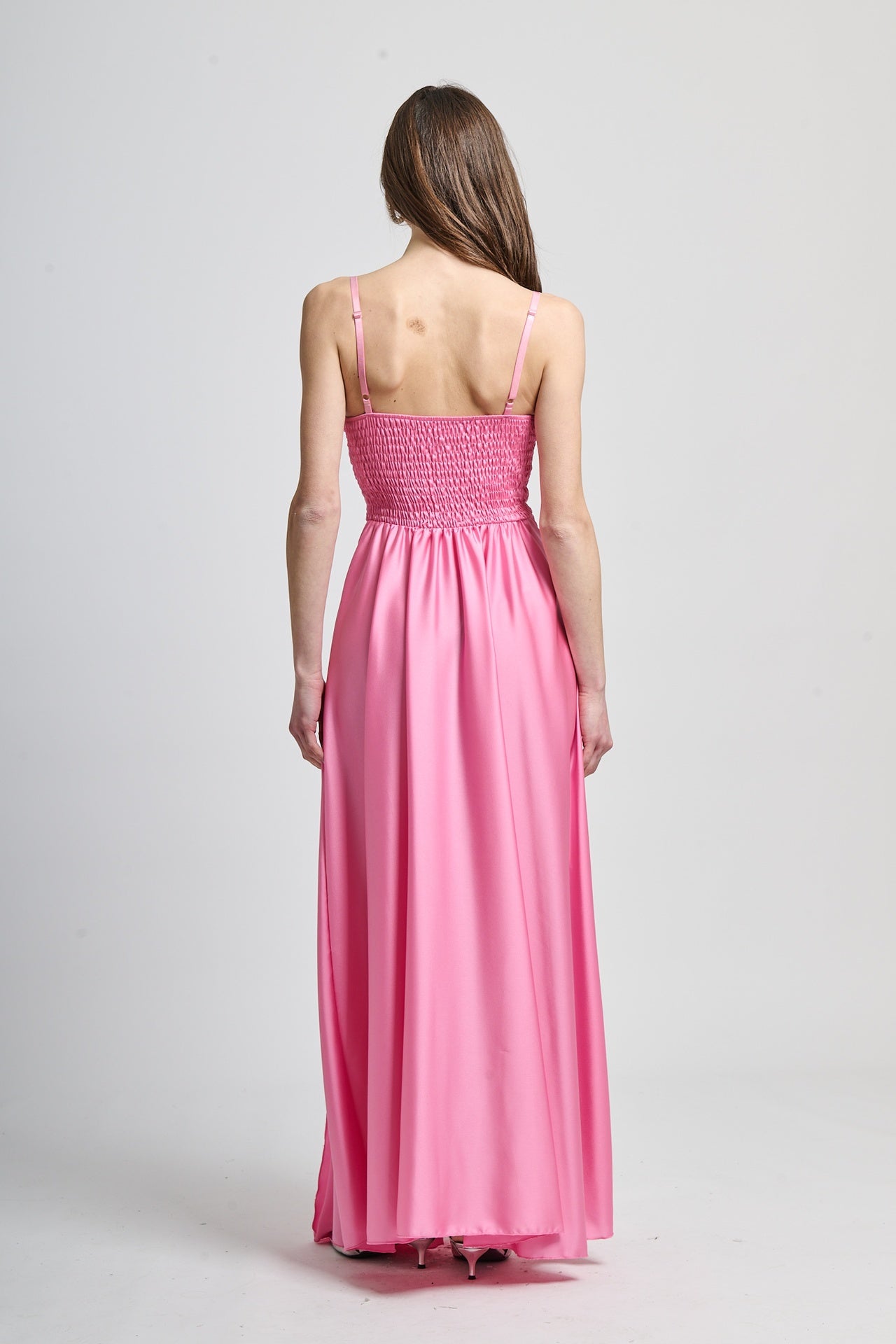 Abito da cerimonia rosa con design spalline sottili e gonna romantica