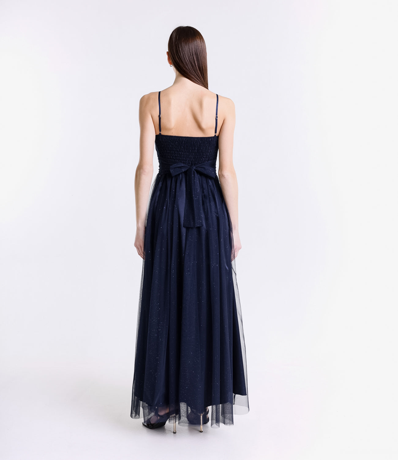 Abito da cerimonia navy in tulle trasparente, design classico