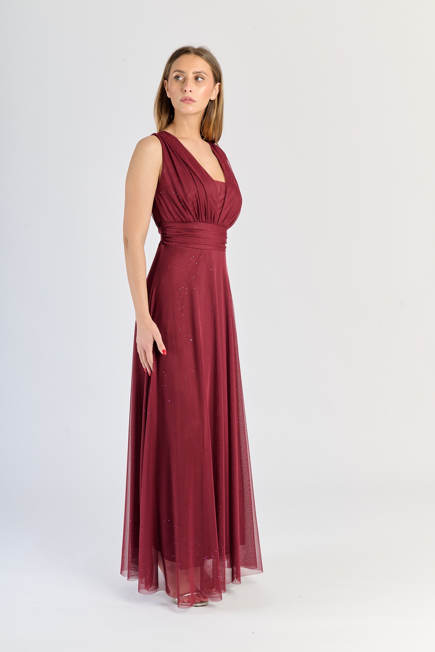 Abito vino fluviale, design a V - neck e cuciture sottili, eleganza rinfrescante.