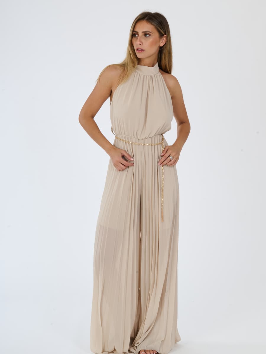 Tuta “Celestea” – Jumpsuit Plissé con Girocollo e Cintura a Catena