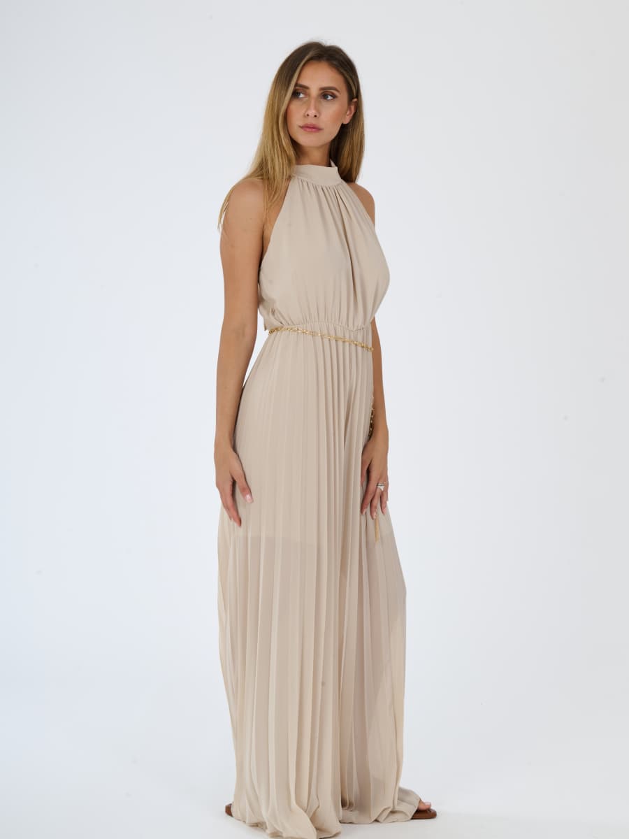 Tuta “Celestea” – Jumpsuit Plissé con Girocollo e Cintura a Catena