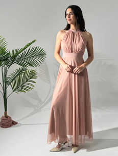 Qual è il dress code per una donna elegante?