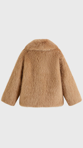 Giacca corta in pelliccia sintetica con ampio colletto a revers