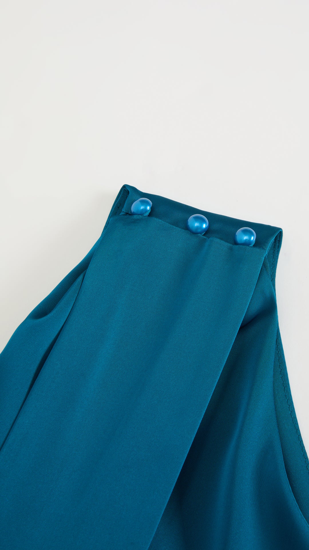 Abito Lungo Monospalla con Collarino e Fiocco in Satin - Eleganza per Matrimoni e Serate Speciali
