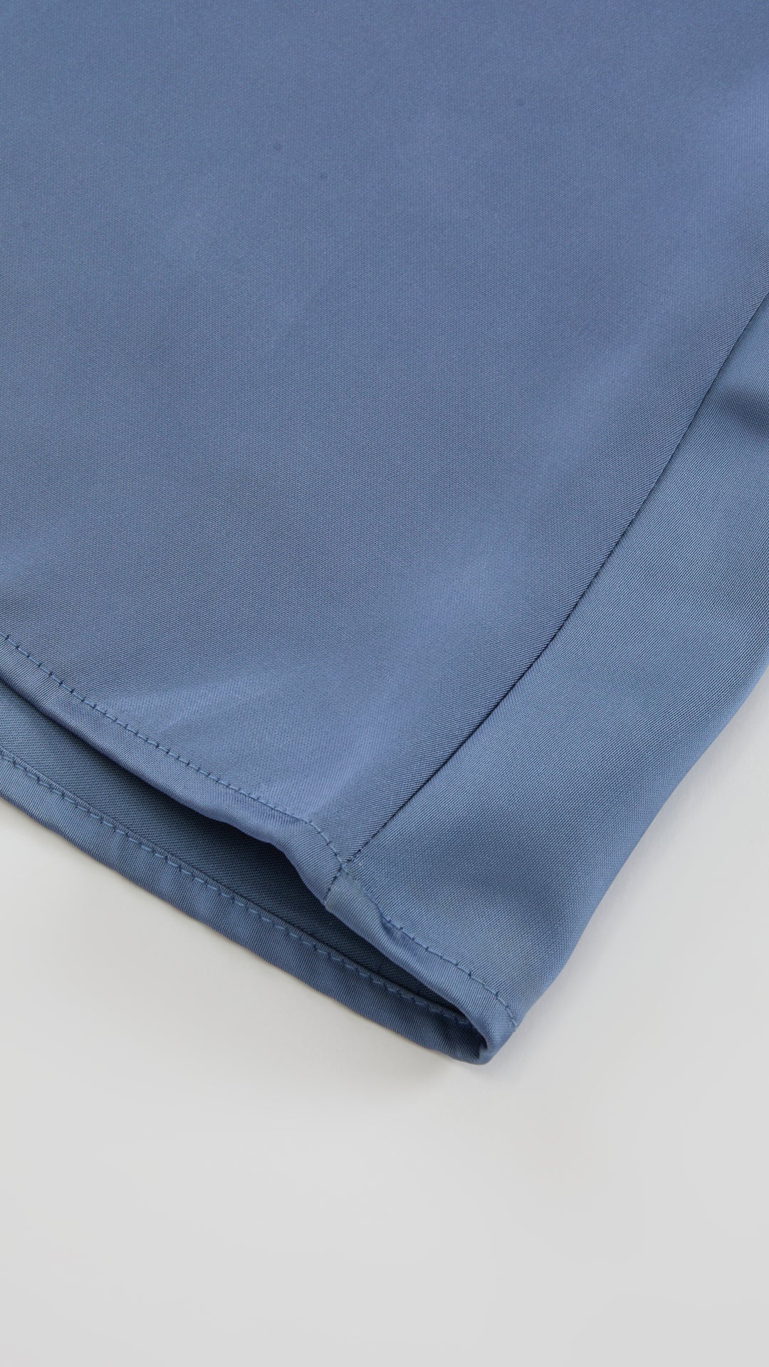 Abito Lungo Monospalla con Collarino e Fiocco in Satin - Eleganza per Matrimoni e Serate Speciali