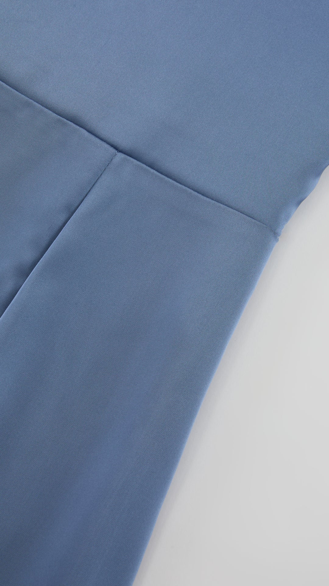 Abito Lungo Monospalla con Collarino e Fiocco in Satin - Eleganza per Matrimoni e Serate Speciali