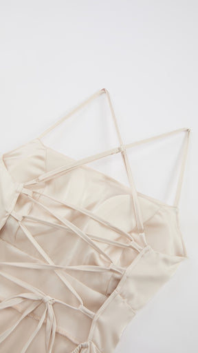 Abito Lungo in Satin con Spalline Sottili e Schiena a Croce - Eleganza per Matrimoni e Serate
