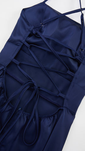 Abito Lungo in Satin con Spalline Sottili e Schiena a Croce - Eleganza per Matrimoni e Serate