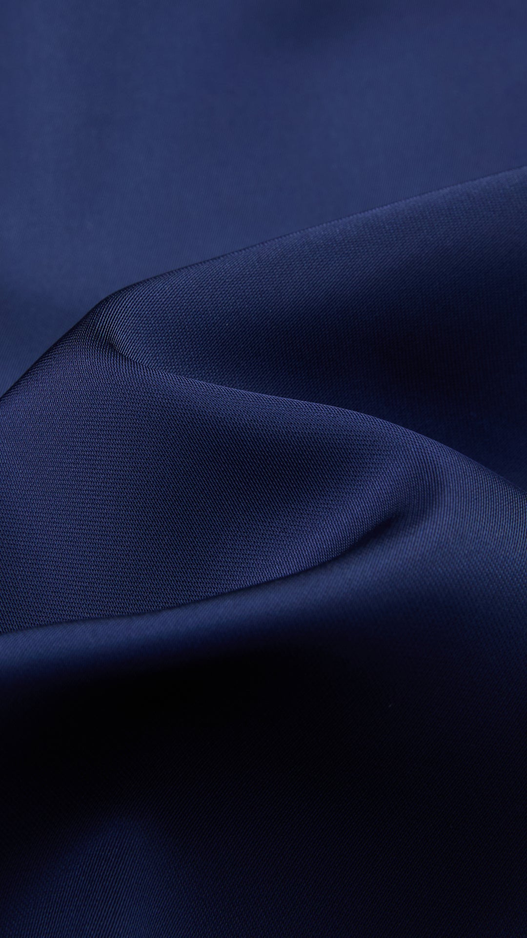 Abito Lungo in Satin con Spalline Sottili e Schiena a Croce - Eleganza per Matrimoni e Serate