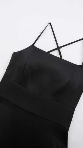 Abito Lungo in Satin con Spalline Sottili e Schiena a Croce - Eleganza per Matrimoni e Serate