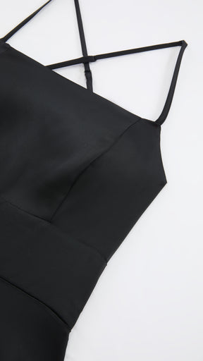 Abito Lungo in Satin con Spalline Sottili e Schiena a Croce - Eleganza per Matrimoni e Serate