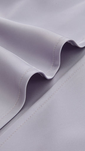 Abito Midi in Satin con Spalline e Scollatura a Collo d'Anatra - Eleganza Senza Tempo per Serate