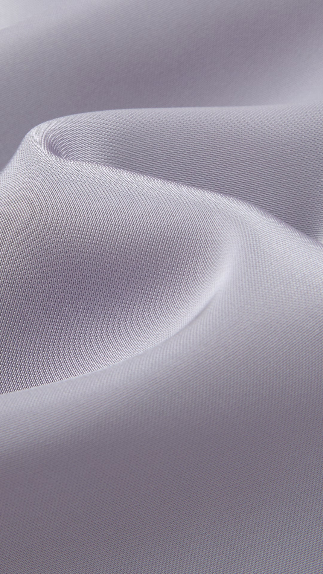Abito Midi in Satin con Spalline e Scollatura a Collo d'Anatra - Eleganza Senza Tempo per Serate