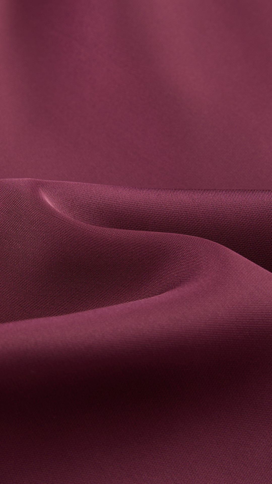 Abito Midi in Satin con Spalline e Scollatura a Collo d'Anatra - Eleganza Senza Tempo per Serate