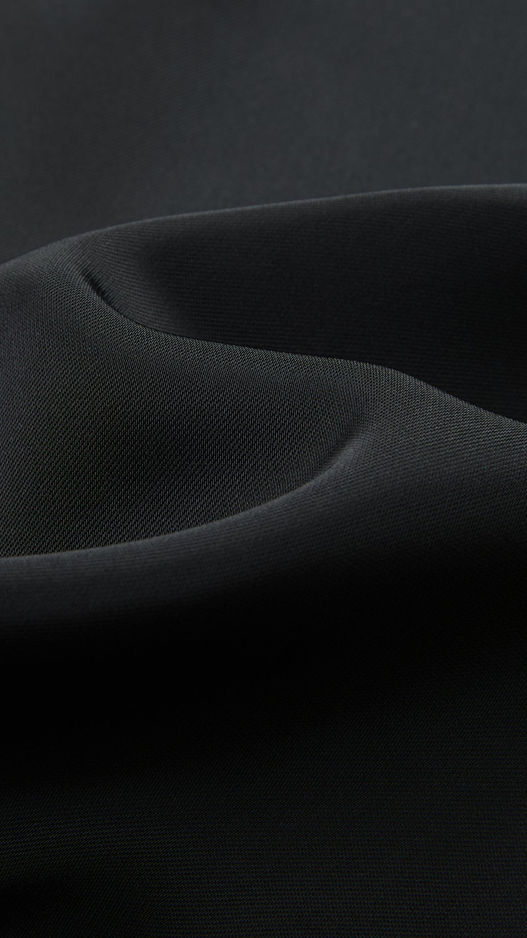 Abito Midi in Satin con Spalline e Scollatura a Collo d'Anatra - Eleganza Senza Tempo per Serate