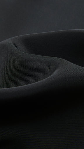 Abito Midi in Satin con Spalline e Scollatura a Collo d'Anatra - Eleganza Senza Tempo per Serate