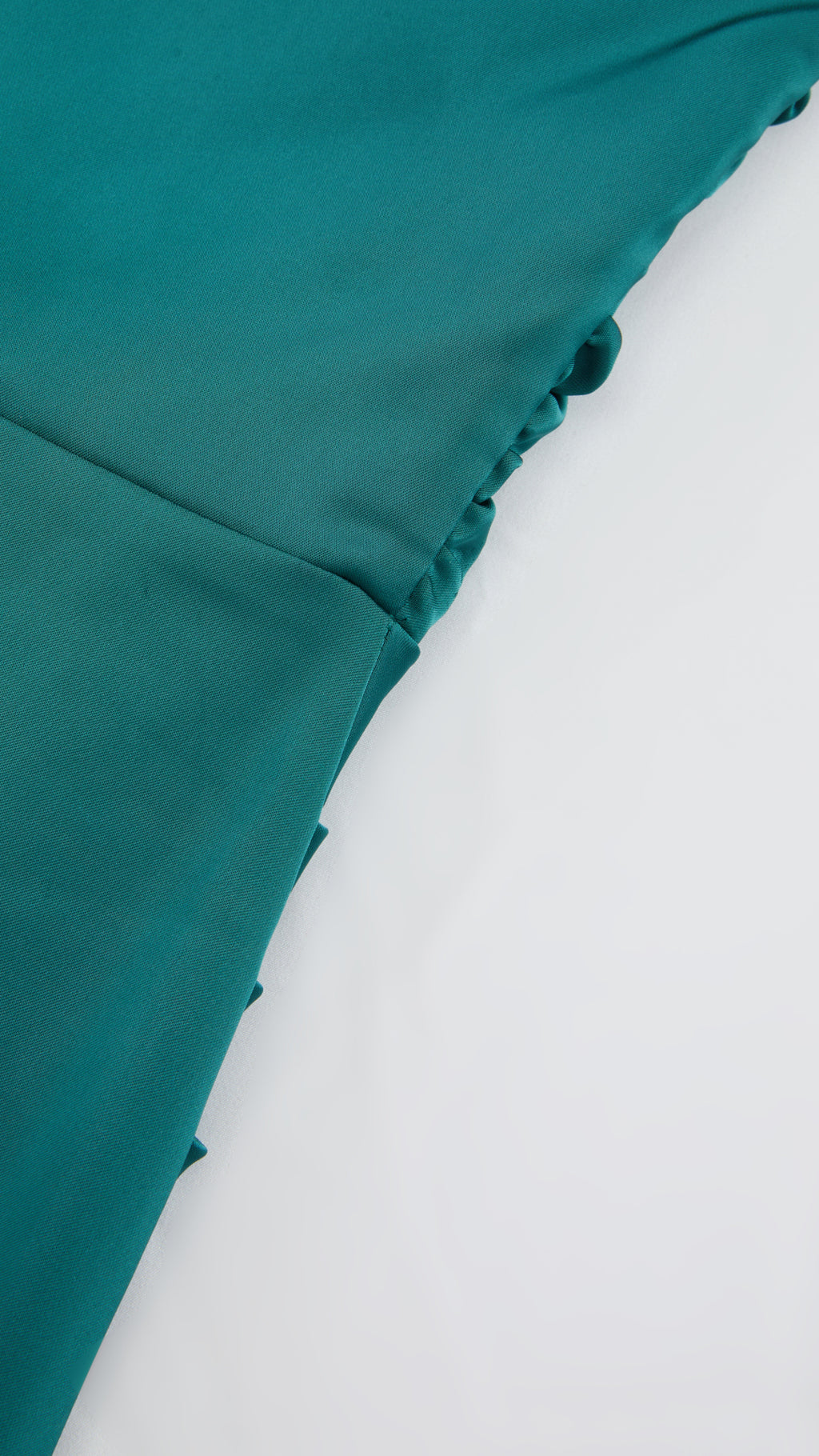 Abito Lungo Monospalla in Satin con Spacco - Eleganza Senza Tempo per Matrimoni e Serate