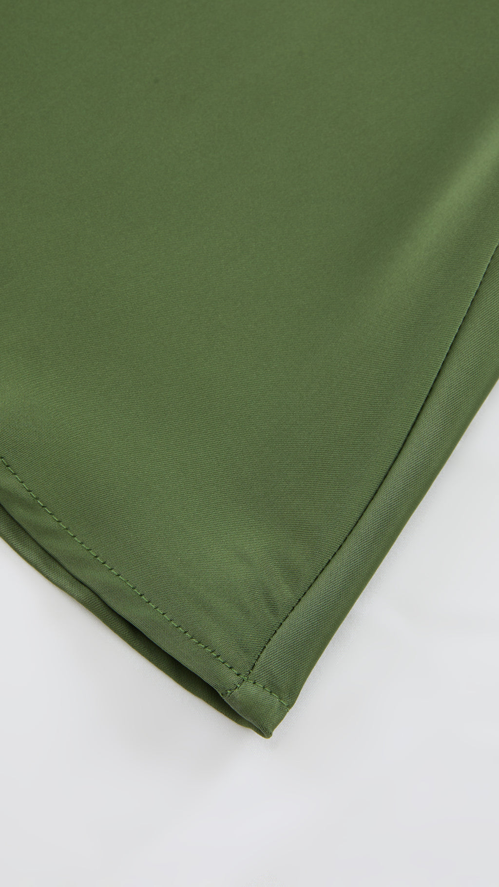 Abito Lungo Monospalla in Satin con Spacco - Eleganza Senza Tempo per Matrimoni e Serate