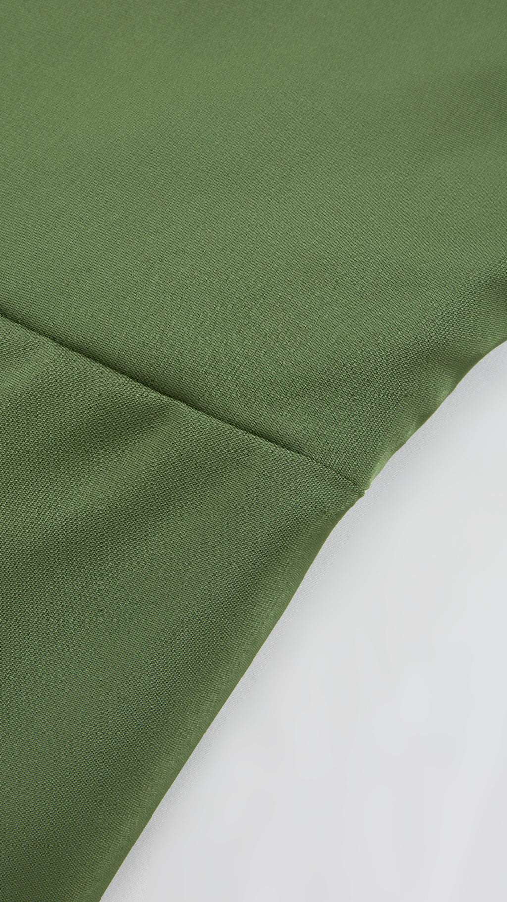 Abito Lungo Monospalla in Satin con Spacco - Eleganza Senza Tempo per Matrimoni e Serate