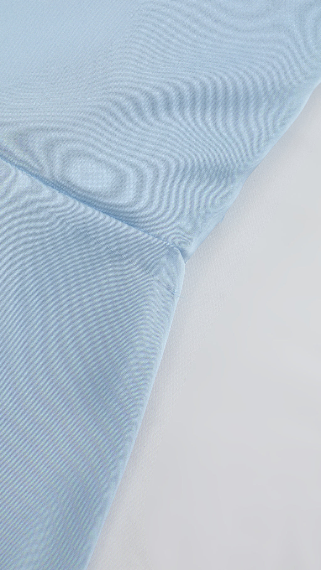Abito Lungo Monospalla in Satin con Spacco - Eleganza Senza Tempo per Matrimoni e Serate