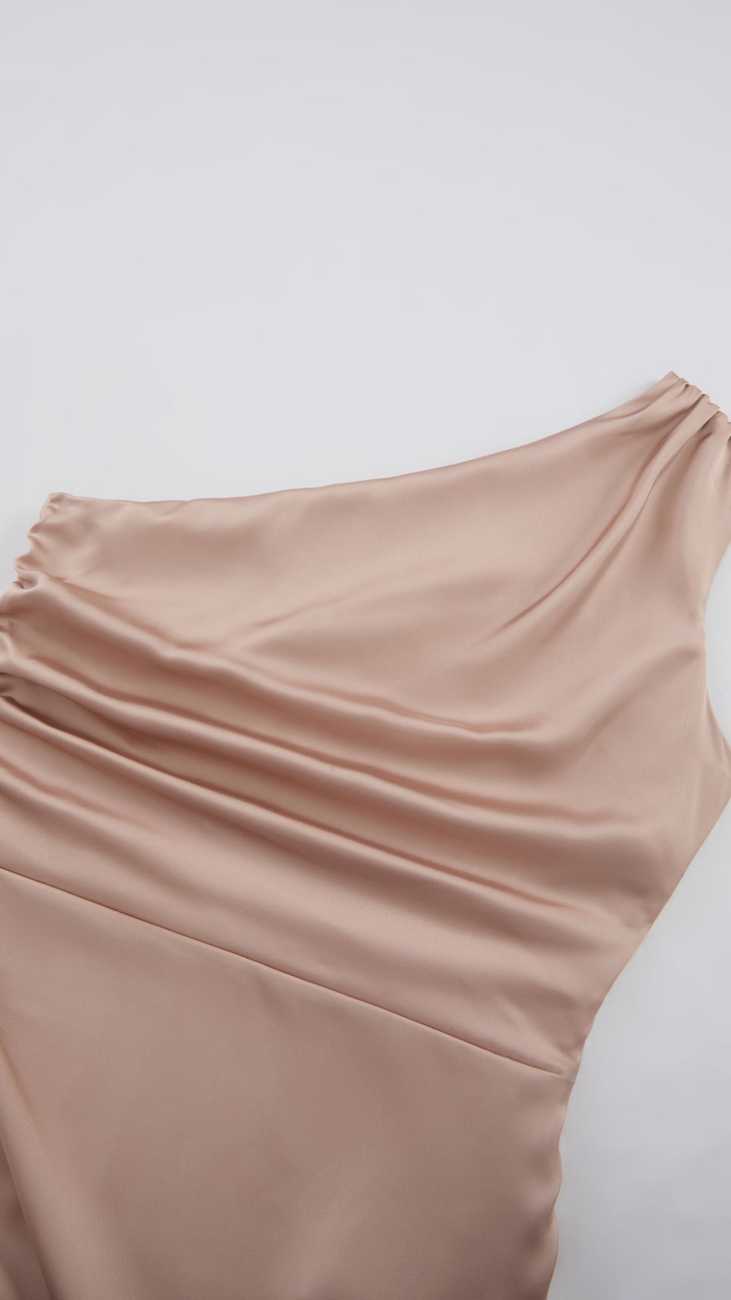 Abito Lungo Monospalla in Satin con Spacco - Eleganza Senza Tempo per Matrimoni e Serate