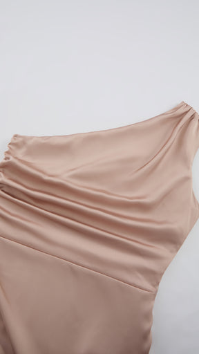 Abito Lungo Monospalla in Satin con Spacco - Eleganza Senza Tempo per Matrimoni e Serate