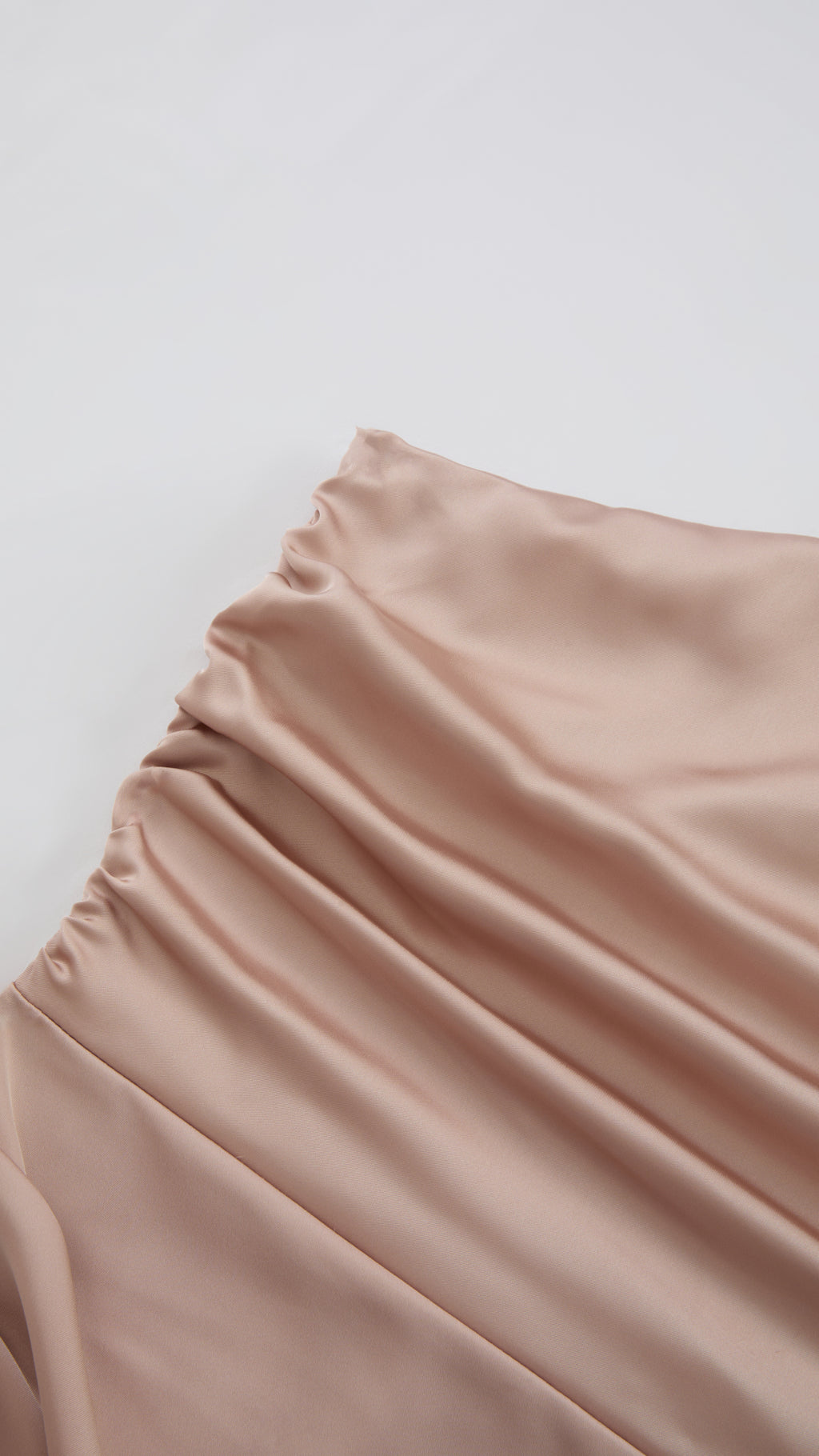 Abito Lungo Monospalla in Satin con Spacco - Eleganza Senza Tempo per Matrimoni e Serate