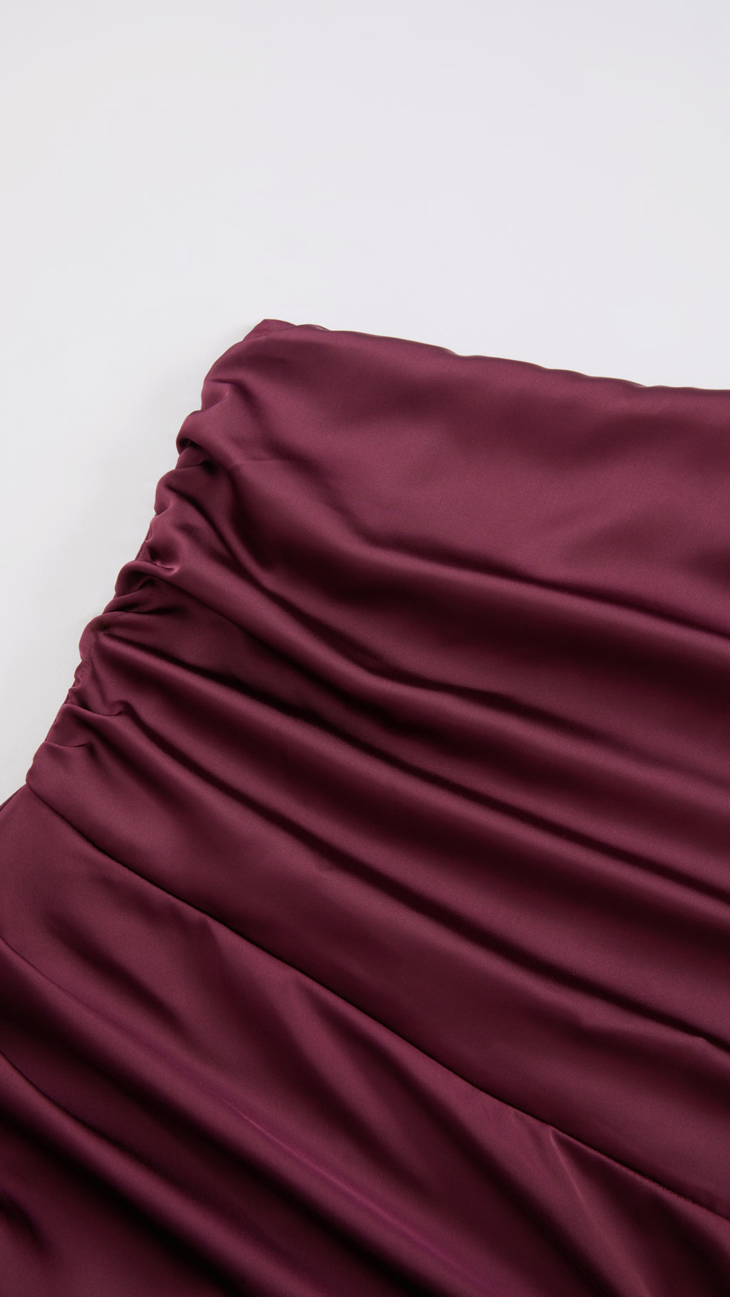 Abito Lungo Monospalla in Satin con Spacco - Eleganza Senza Tempo per Matrimoni e Serate