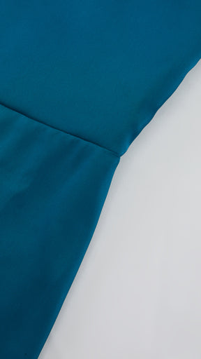 Abito Lungo Monospalla in Satin con Spacco - Eleganza Senza Tempo per Matrimoni e Serate