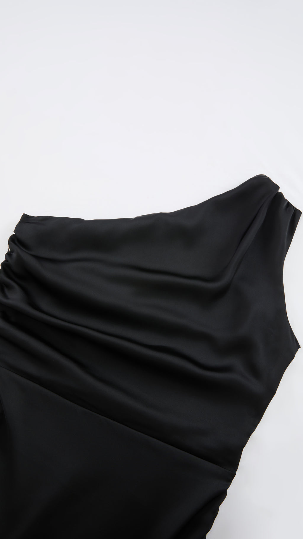 Abito Lungo Monospalla in Satin con Spacco - Eleganza Senza Tempo per Matrimoni e Serate