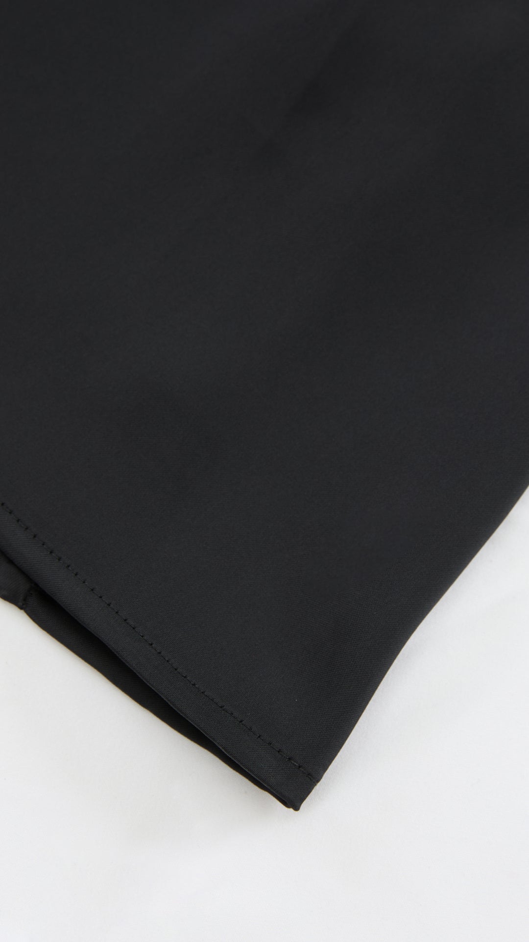 Abito da Sera Monospalla in Satin con Spacco - Elegante e Sensuale per Eventi Speciali