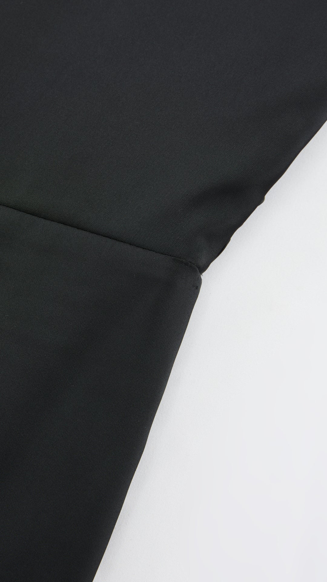 Abito Lungo Monospalla in Satin con Spacco - Eleganza Senza Tempo per Matrimoni e Serate