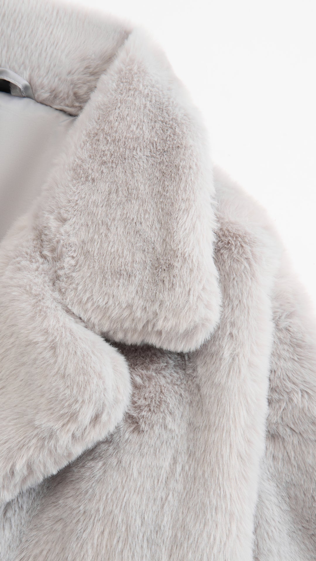Cappotto lungo in peluche sintetica con colletto a revers