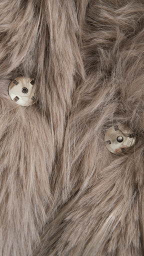Cappotto corto in pelliccia sintetica a frange con cintura